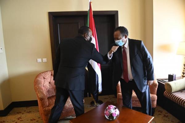 وسط تصعيد حدودي بين السودان وإثيوبيا.. اجتماع بين حمدوك وأبي أحمد في جيبوتي
