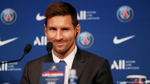 اتفاق مبدئي بين ميسي وإدارة باريس سان جيرمان على تمديد العقد