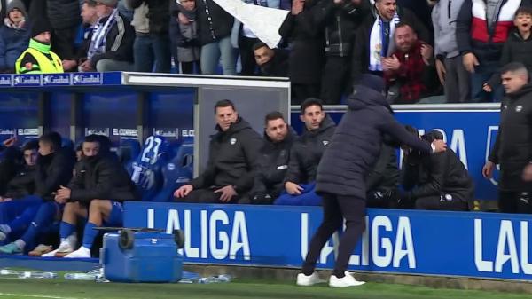 لحظات جنونية.. ماذا فعل مدرب ألافيس بعد هدف ريال مدريد القاتل؟ 