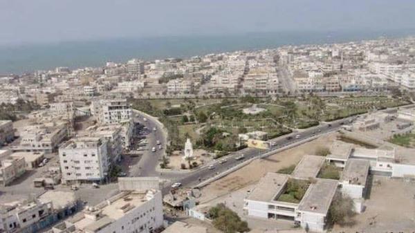 الحوثيون يستخرجون احكام قضائية لنهب أراضي موظفي جهاز الرقابة في الحديدة