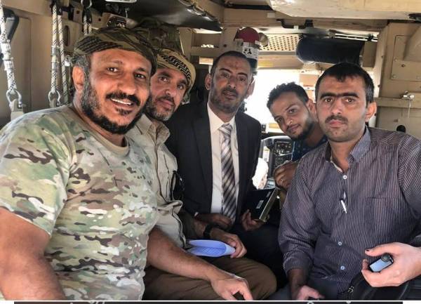 شاهد.. أحدث صورة اليوم الاربعاء للعميد الركن طارق صالح مع اللواء صغير بن عزيز – (صورة)
