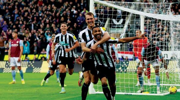 الدوري الإنجليزي يعود في ظل منافسة شرسة على القمة وتفادي القاع