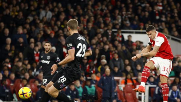 أرسنال يقلب الطاولة على وست هام ويبتعد بصدارة الدوري الإنجليزي