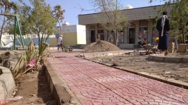 الصندوق الاجتماعي يبدأ في تشييد حديقة لطلاب مدرسة بالمخا