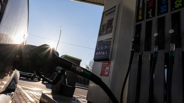 أسعار الذهب الأسود تواصل تراجعها