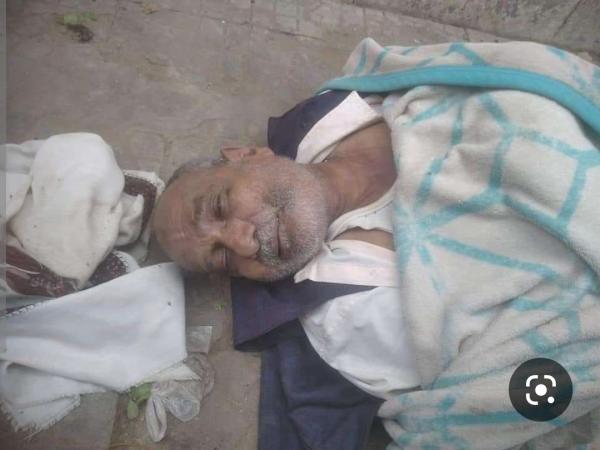 حالة مؤلمة لوفاة مسن على قارعة الطريق بعدن 