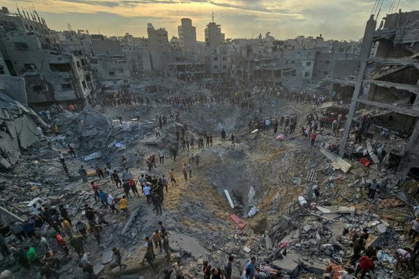 تواصل القصف الإسرائيلي على غزة ووفد من حماس يصل إلى مصر