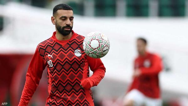 سيجلس محمد صلاح قائد مصر على مقاعد البدلاء خلال مواجهة أنغولا