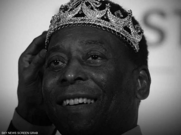 ميسي ونيمار ورونالدو.. عالم الكرة المستديرة ينعى بيليه