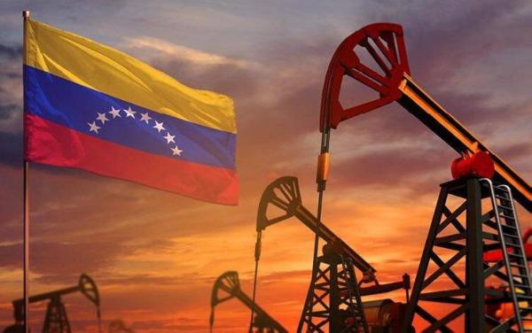فنزويلا تغلق آباراً نفطية تحت ضغط من الحصار الأمريكي