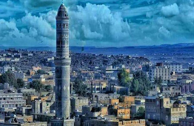 ميليشيا الحوثي تعتدي بأستخدام القوة لطرد مستأجري سوق عنس