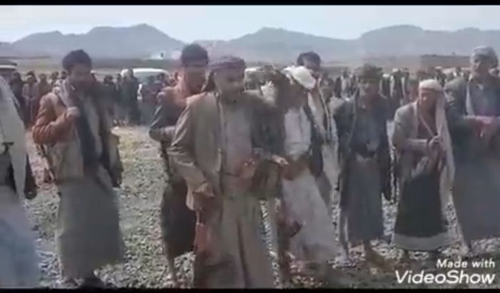 عصابة الحوثي تسخر من حشد قبلي لأبناء مديرية بني مطر بصنعاء