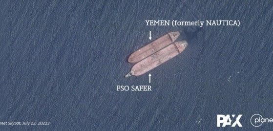 صور أقمار صناعية توضح اقتراب ناقلة Nauticaمن الناقلة صافر