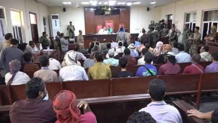 رفعت الجلسة .. لأول مرة محاكمة علنية شبه يومية بعدن في قضية قتل الطفلة حنين البكري