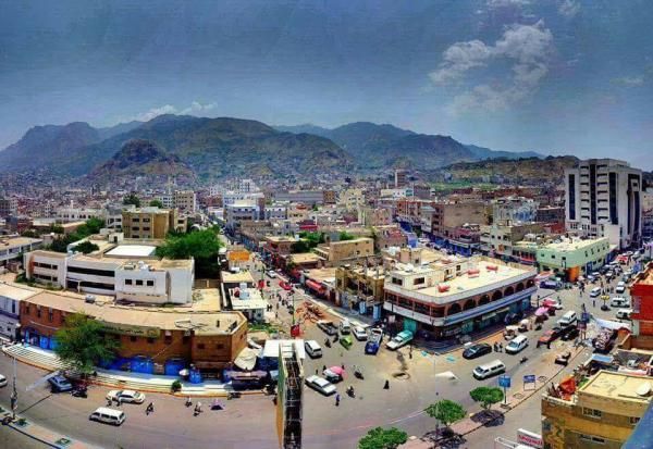 جنود قسم الشرطة في تعز يعتدون بشكل وحشي على عامل في محطة الكهرباء