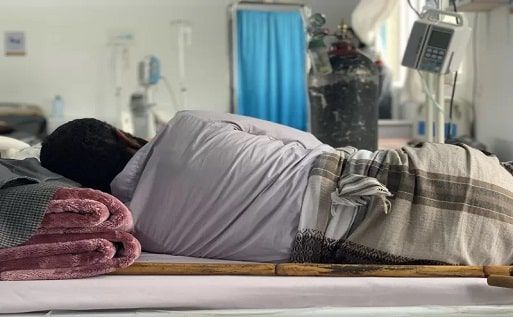 تدمير القطاع الصحي بشكل ممنهج لصالح استثمارات قيادات حوثية في المستشفيات الخاصة.