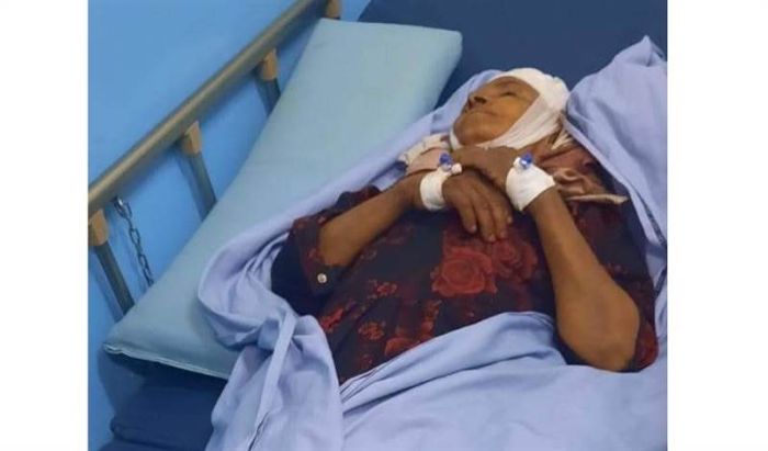 اعتداء مسلح حوثي على سيدة مسنة في منطقة ما بين الحديدة والمحويت