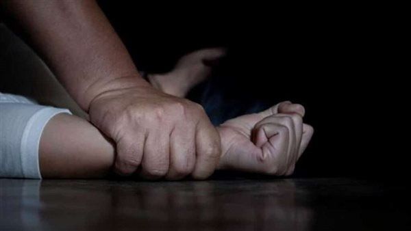  أهالي مقبنة يدينون تستر عصابة الحوثي على اغتصاب طفلة وتهديد أسرتها بالاختطاف