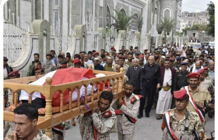تعز تودع شهيد الواجب الرائد عدنان المحيا بموكب جنائزي مهيب