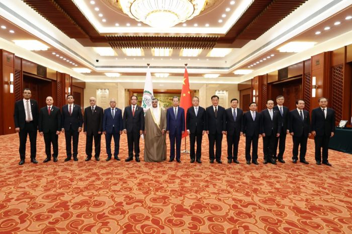 العسومي" يوقع مذكرة تفاهم بين البرلمان العربي وبرلمان الصين لإنشاء آلية تواصل دائمة بين الجانبين