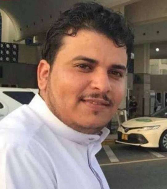 وسط ظروف غامضه.. شاب في صنعاء يُصلي ويوصي وينتحر