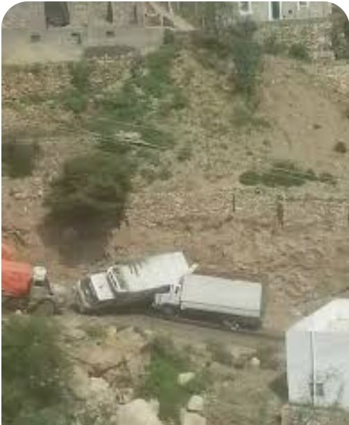 مليشيا الحوثي تتسبب بحادث مخيف في نقيل ظمران بالقبيطة