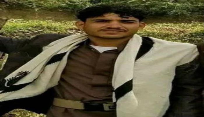 إب:  مواطنون يعثرون على جثة شاب مرمية على قارعة الطريق