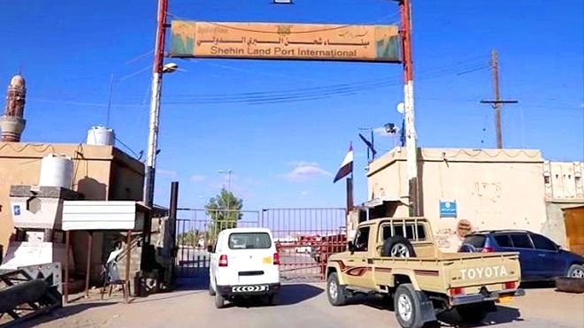 تلقوا تدريبات قتالية في إيران .. القبض على 10 حوثيين في منفذ شحن بالمهرة