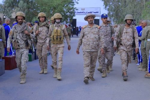 مأرب .. تدشين العام الدراسي الجديد في كلية الطيران