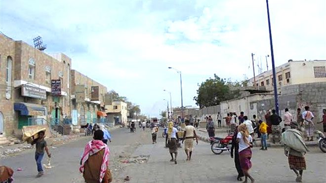 القبض على سائق دراجة نارية بحوزته قنبلة في نقطة بلحج