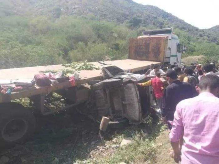 وفاة ثمانية أشخاص بينهم امرأتان بحادث مروع في محافظة المحويت