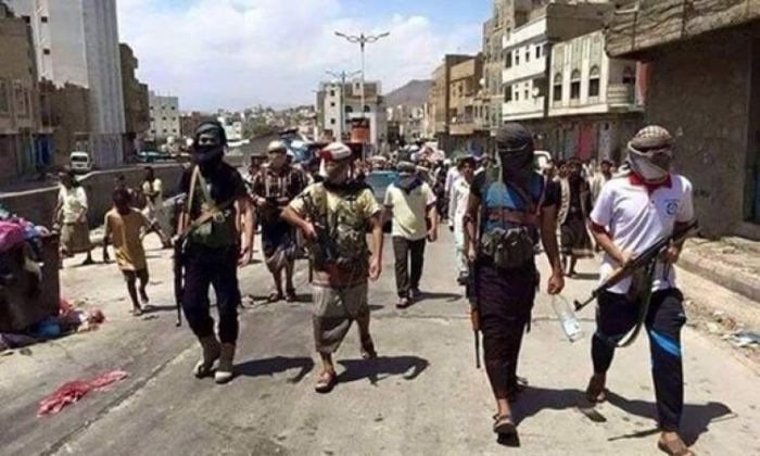 مقتل عامل بوفية في اشتباكات بين مُسلّحي حزب الإصلاح وسط مدينة تعز