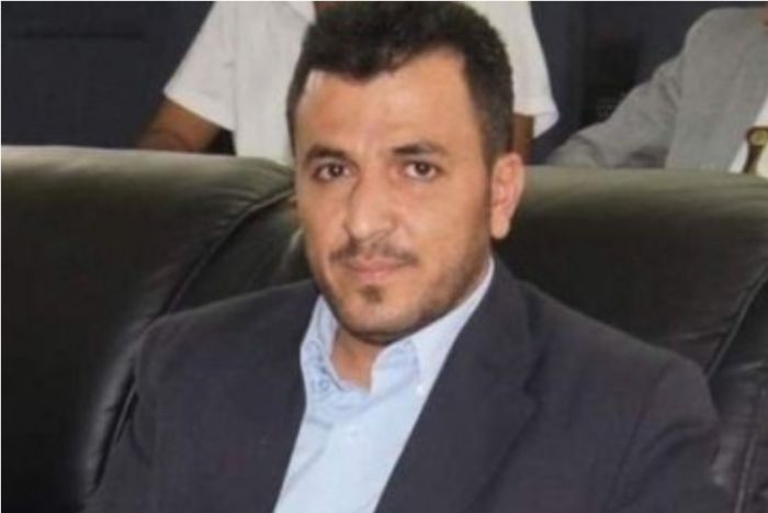 وزير حوثي يستبق إقالته بنهب معدات وأجهزة مستشفى حكومي