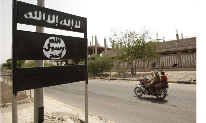 ارتفاع حدة هجمات القاعدة على أبين منذ إطلاق الحوثي لعناصر التنظيم من سجونه بصنعاء