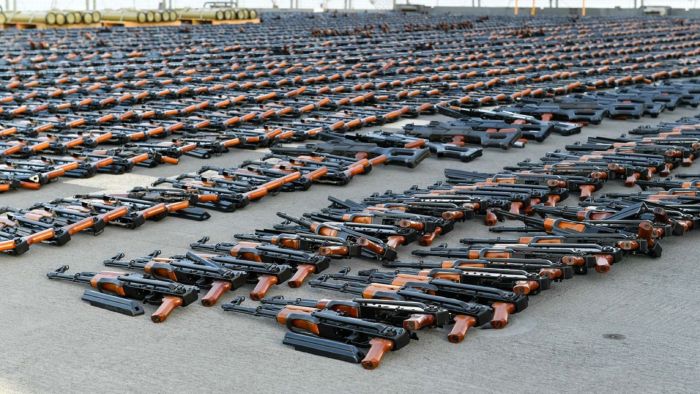   صادرته عن عصابة الحوثي:  الولايات المتحدة ترسل دفعة من السلاح الإيراني إلى أوكرانيا