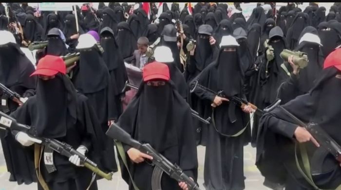 عصابة الحوثي تستقطب النساء للتجنيد  بكتائب " الزينبيات "