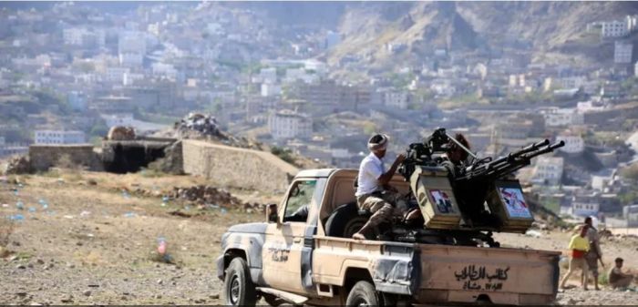 القوات الحكومية تفشل هجوم لعصابة الحوثي شرق مدينة تعز