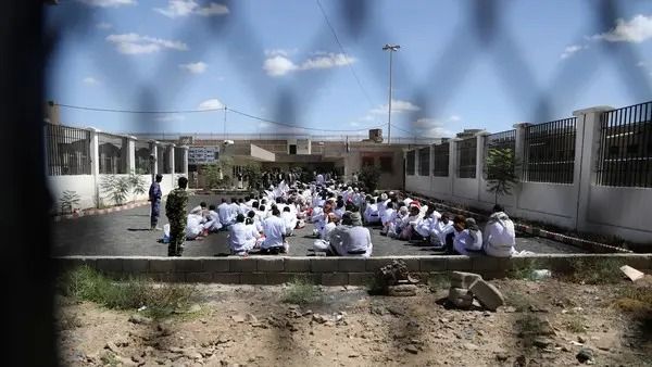 مليشيا الحوثي تنقل قتلة من سجون صنعاء إلى الحديدة لتنفيذ أعمال إرهابية