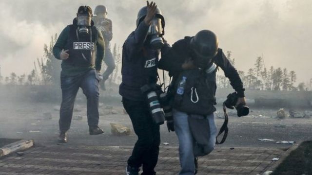 مقتل صحفي وناشط واصابة 3 اخرين:  الاتحاد الدولي للصحفيين يدعو الى حماية الصحفيين وتمكينهم من اداء مهامهم في قطاع غزة  