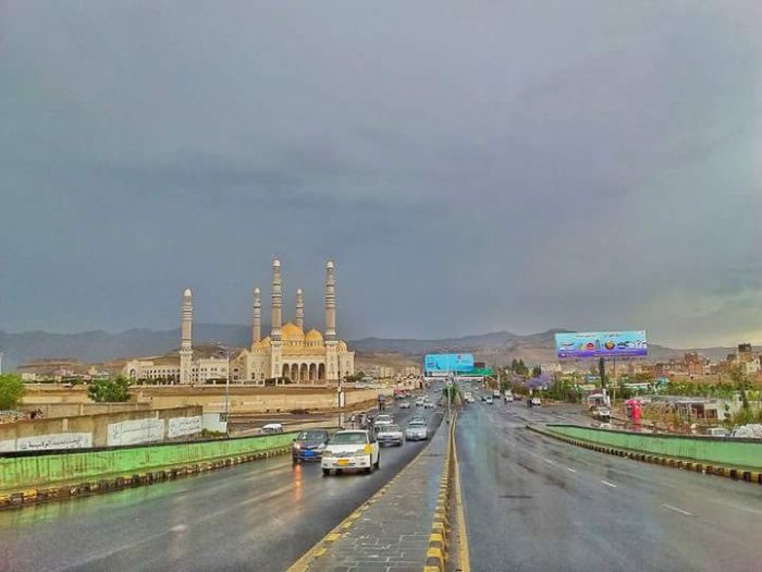 مليشيا الحوثي تُحدد سرعة المركبات في ميدان السبعين وشارع الستين والهدف مزيد من الجبايات