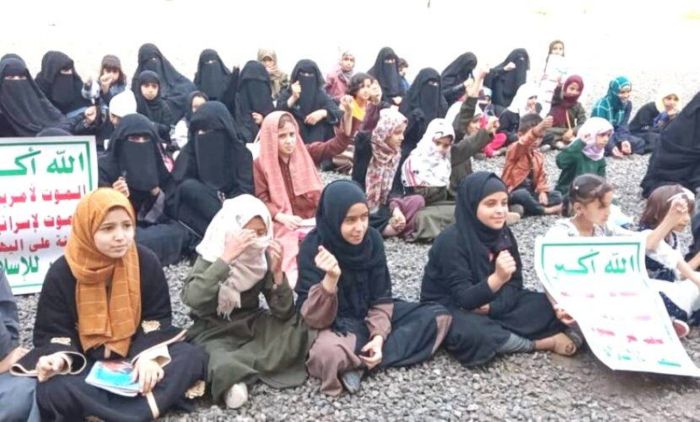 مساعٍ حوثية لاعتماد مناهح طائفية ابتداءً من النصف الدراسي الثاني