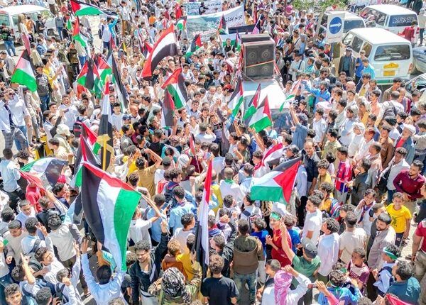 إحتجاجات في عدد من محافظات الجمهورية منددة بالجريمة الإسرائيلية على مستشفى بغزة