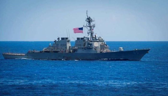 صواريخ البحر الأحمر ..  الحوثيون يتنصلون والأمريكان يؤكدون والحكومة لديها رواية أخرى