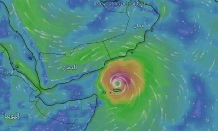 آخر تطورات "اعصار تيج"..  مشاهد اخبارية من يوم القيامة في اليمن