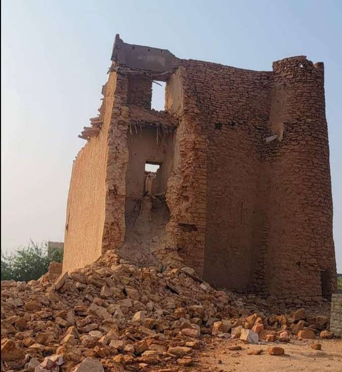 إنهيار حصن مسمار إلاثري بالمهرة