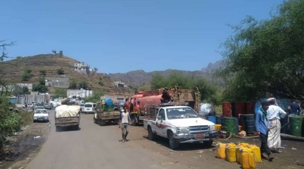 جبايات غير قانونية يفرضها صندوق النظافة على المحلات التجارية بالمعافر