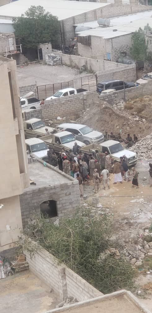 عصابة الحوثي تشرع في هدم منزل قاضي بصنعاء بعد طرد أسرته بقوة السلاح