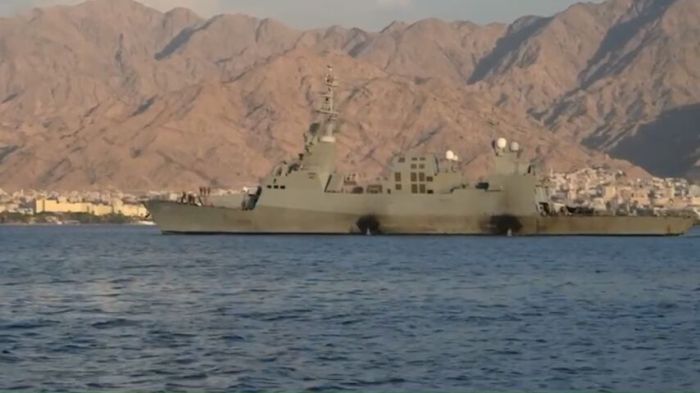 سفن حربية تصل المنطقة .. الحوثيون يعطون الذريعة لإسرائيل للسيطرة على البحر الأحمر