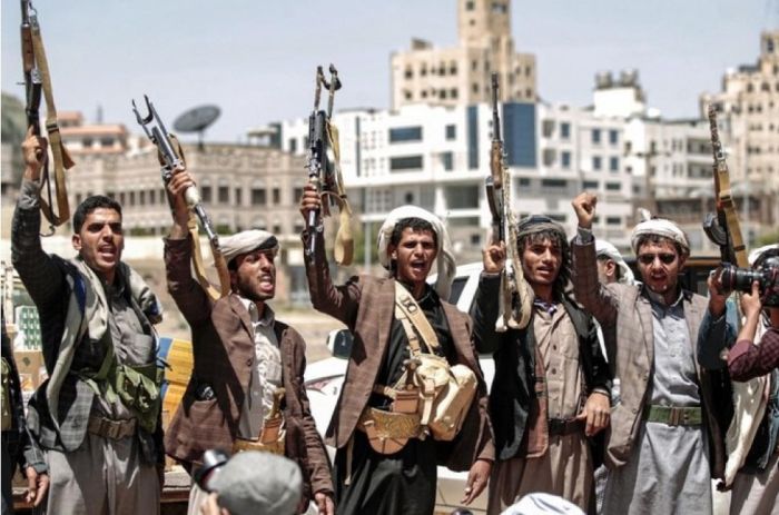 مليشيا الحوثي تستهدف قرى ما بين تعز ولحج بهدف تهجير سكانها