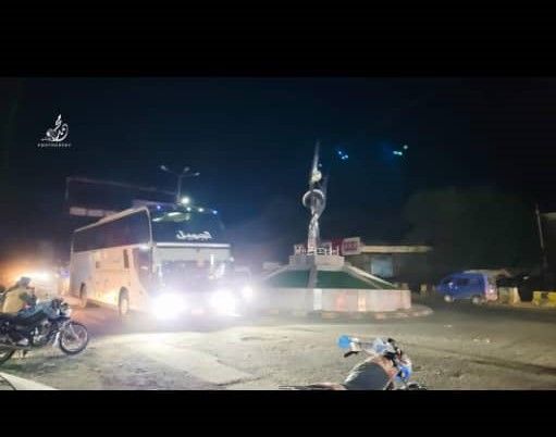 في كسر جزئي للحصار:  باصات النقل الجماعي تصل مدينة تعز بعد غياب 8 سنوات